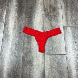 VS Red Lace Heart‎ Thong